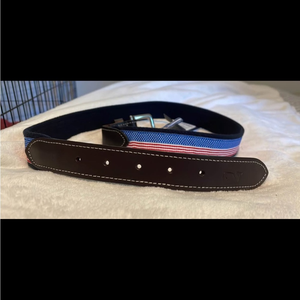 Vineyard Vines men’s flag belt